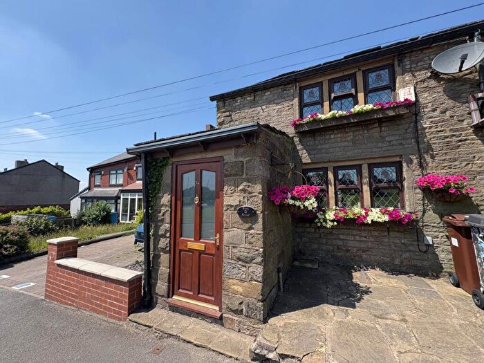 2 Bedroom Cottage For Sale In Grains Bar, Oldham, OL4