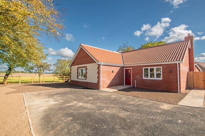 3 Bedroom Detached Bungalow For Sale In Walnut Close, Great Ellingham, NR17