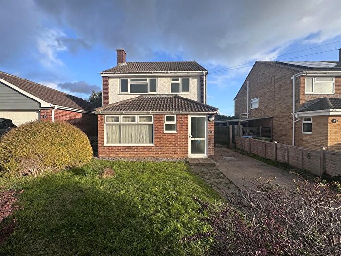 4 Bedroom Detached House To Rent In Cottes Way, Hill Head, Fareham, PO14