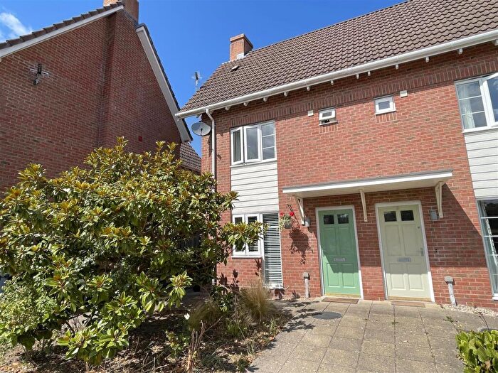 3 Bedroom Semi-Detached House For Sale In Pembroke Fields, Dinton, Salisbury, SP3
