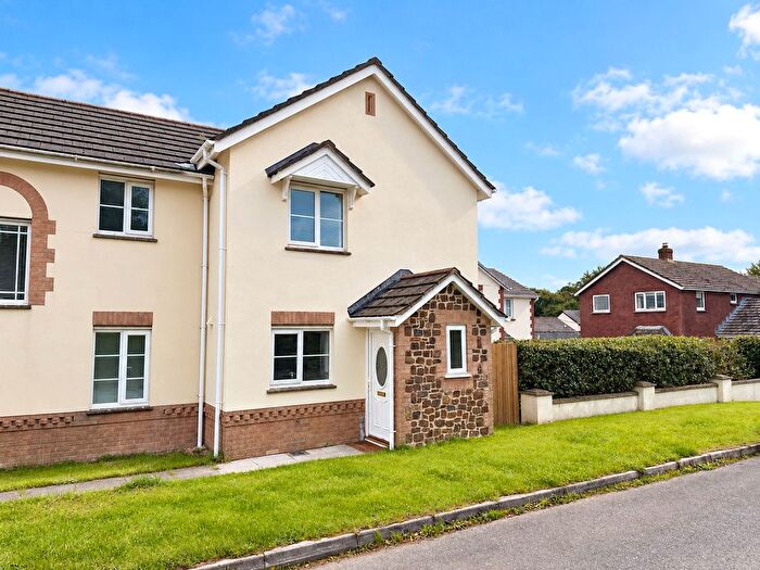 3 Bedroom Property To Rent In Pound Meadow, Parkham, Devon, EX39