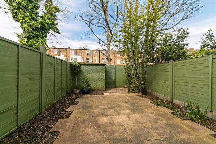 4 Bedroom Town House To Rent In Olney Road, London, SE17