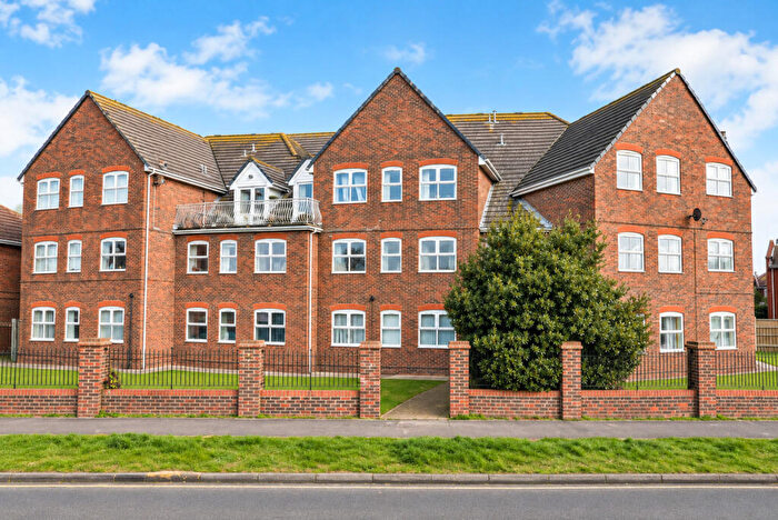 2 Bedroom Apartment For Sale In Western Esplanade, Canvey Island, SS8