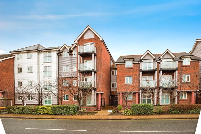2 Bedroom Flat For Sale In New Crane Street, Chester, CH1