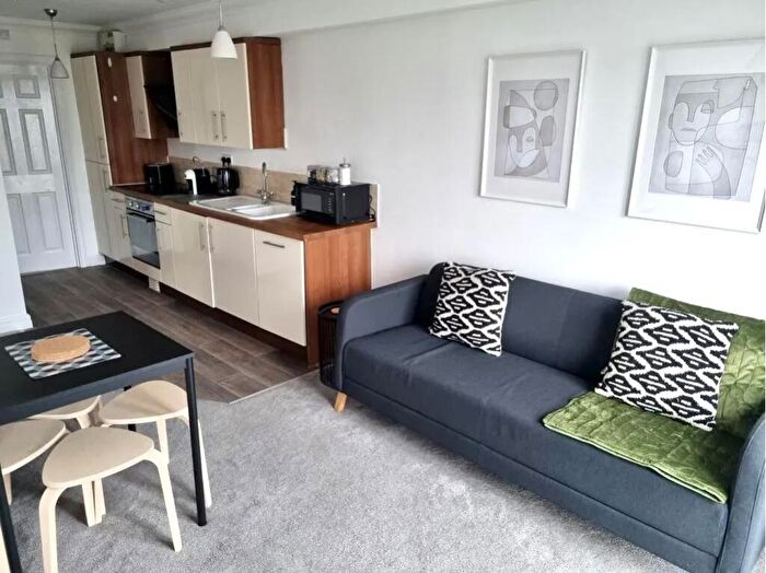 2 Bedroom Apartment To Rent In Pencisley Road, Llandaff, CF5