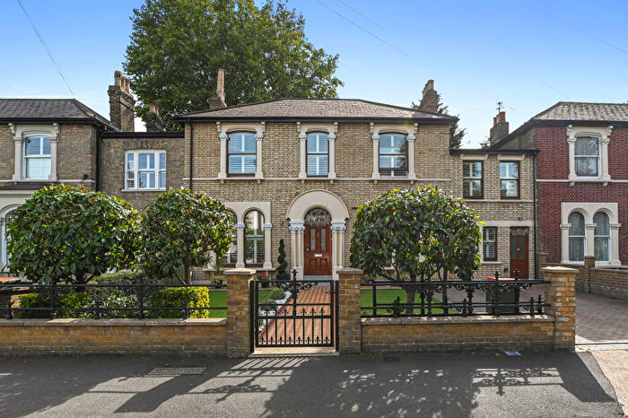 7 Bedroom Terraced House For Sale In Windsor Road, Forest Gate, Newham, London, E7