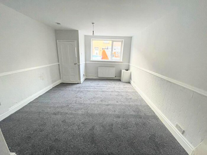 2 Bedroom House To Rent In Dickinson Street, Darlington, DL1