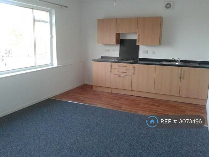 2 Bedroom Flat To Rent In Queensferry, Flintshire, CH5
