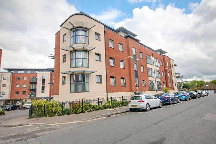 2 Bedroom Flat For Sale In Fosters Place, East Grinstead, RH19