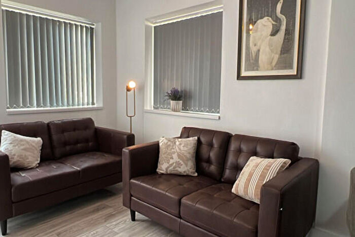 6 Bedroom Terraced House To Rent In Moy Road Cardiff, CF24