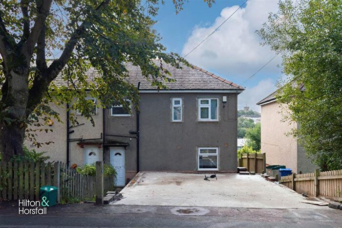 3 Bedroom Semi-Detached House For Sale In Keighley Avenue, Colne, BB8