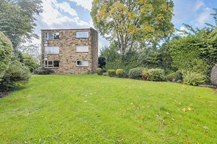 2 Bedroom Flat For Sale In Renton Drive, Guiseley, Leeds, West Yorkshire, LS20