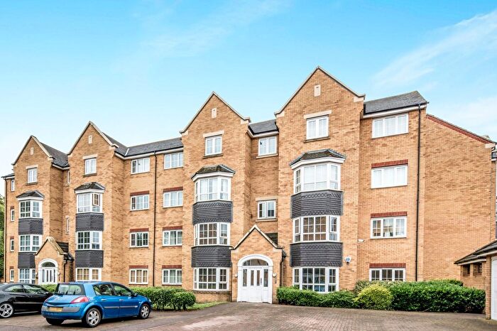 1 Bedroom Flat To Rent In Henley Road, Bedford, Bedfordshire, MK40