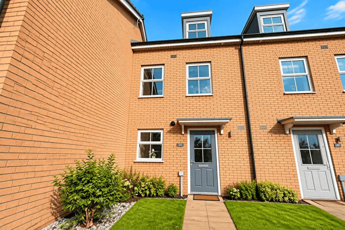3 Bedroom Town House To Rent In Buttermere Way, Lowestoft, Suffolk, NR33