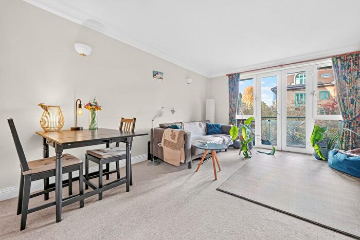 2 Bedroom Flat For Sale In Walpole House, Westminster Bridge Road, London, SE1