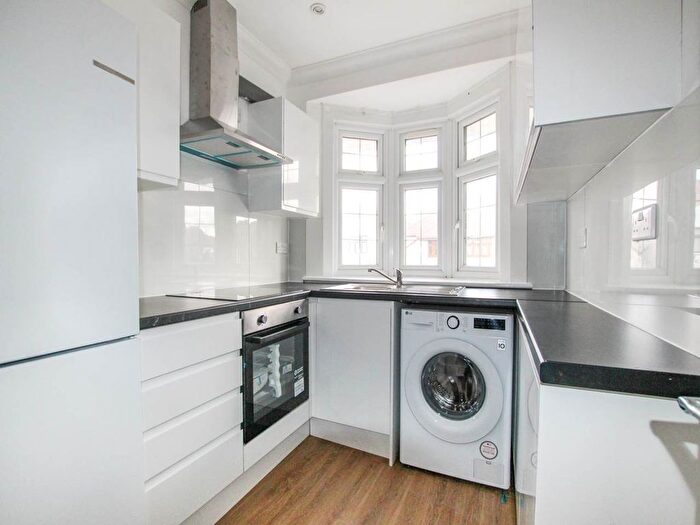 4 Bedroom Property To Rent In Stour Avenue, Southall, Middlesex, UB2