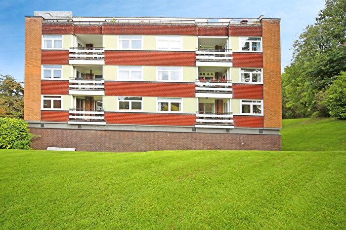 2 Bedroom Flat For Sale In Riverside Drive, Solihull, B91