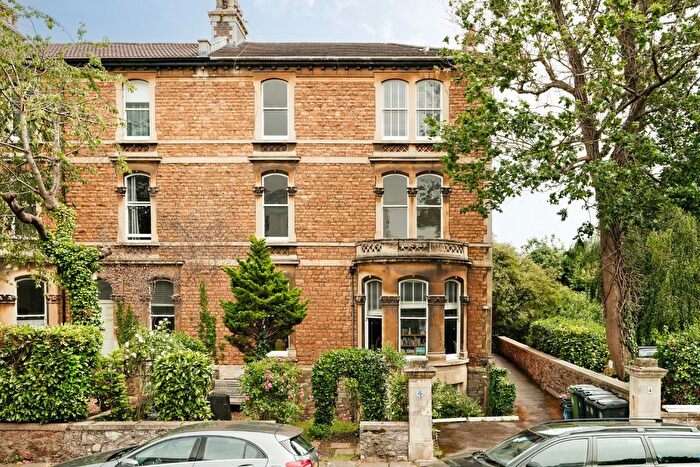 2 Bedroom Flat For Sale In Oakfield Road, Clifton, Bristol, BS8