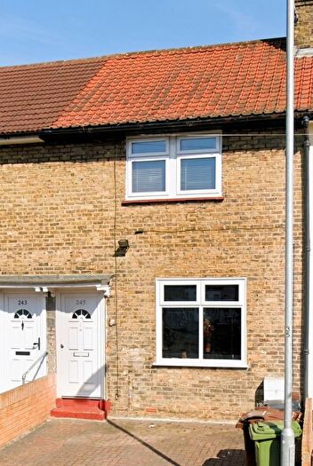3 Bedroom Semi-Detached House To Rent In Bonham Road, Dagenham, London, RM8