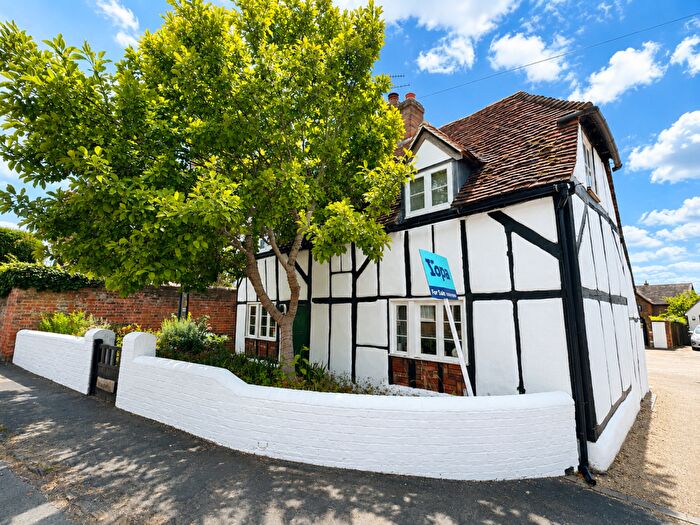 4 Bedroom Detached House For Sale In Lower Street, Aylesbury, HP22