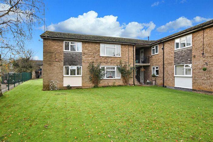 2 Bedroom Flat For Sale In Rose Avenue, Weldon, Corby, NN17