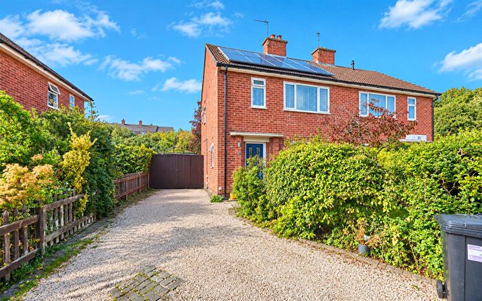 2 Bedroom Semi-Detached House For Sale In East Close, Burbage, LE10
