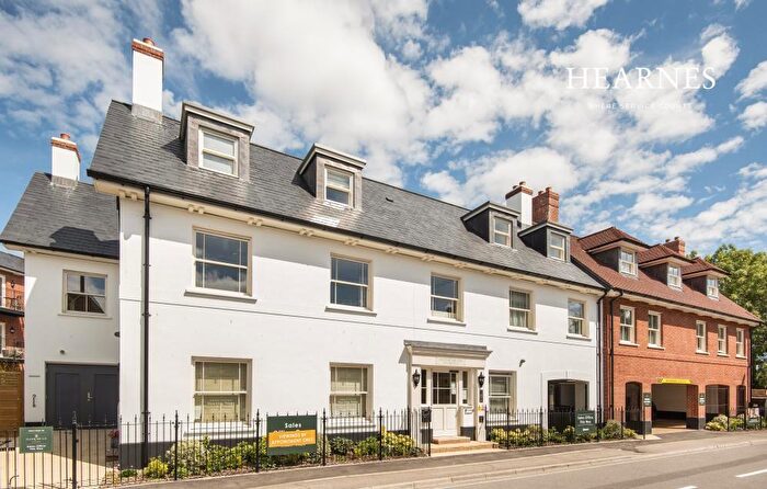 2 Bedroom Apartment For Sale In Fleur De Lis, East Borough, Wimborne, BH21