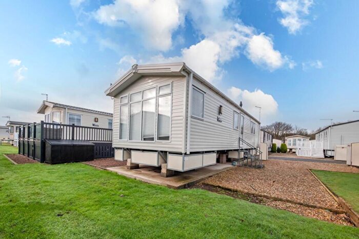 2 Bedroom Caravan For Sale In Rayford Park, Tiddington Road, CV37