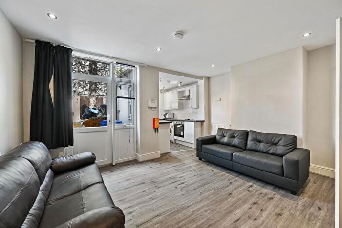 5 Bedroom House To Rent In Edmund Road, Highfield, Sheffield, S2