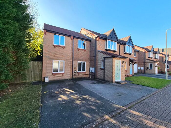 4 Bedroom End Of Terrace House For Sale In Wash Beck Close, Scarborough, YO12