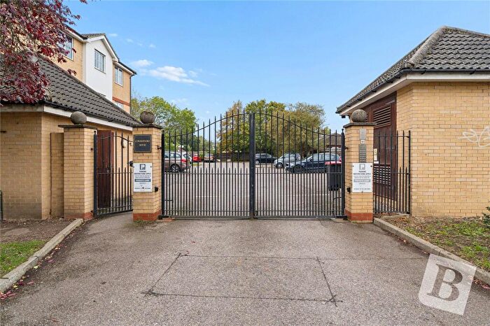 2 Bedroom Apartment For Sale In Commodore House, Timberlog Lane, Basildon, Essex, SS14