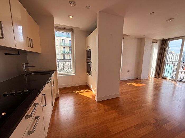 2 Bedroom Flat To Rent In Hayes Apartments, The Hayes, Cardiff, Cardiff, CF10