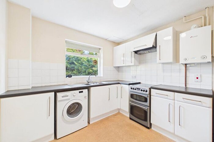 2 Bedroom Maisonette To Rent In Lowfield Road, Caversham, Reading, Berkshire, RG4