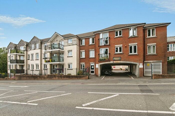 1 Bedroom Property For Sale In West Street, Axminster, EX13