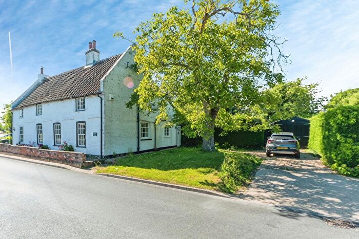 4 Bedroom Semi-Detached House For Sale In Ludborough Road, North Thoresby, DN36