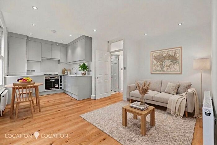 1 Bedroom Flat For Sale In Navarino Road, London, E8