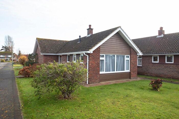 2 Bedroom House To Rent In Wroxham Way, PO22