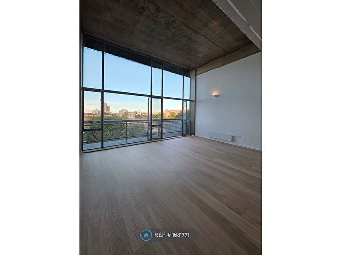 2 Bedroom Maisonette To Rent In Landon, Landon, N1