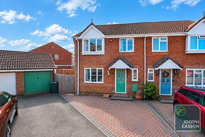 4 Bedroom Semi-Detached House For Sale In Whitebeam Close, Bridgwater, TA6