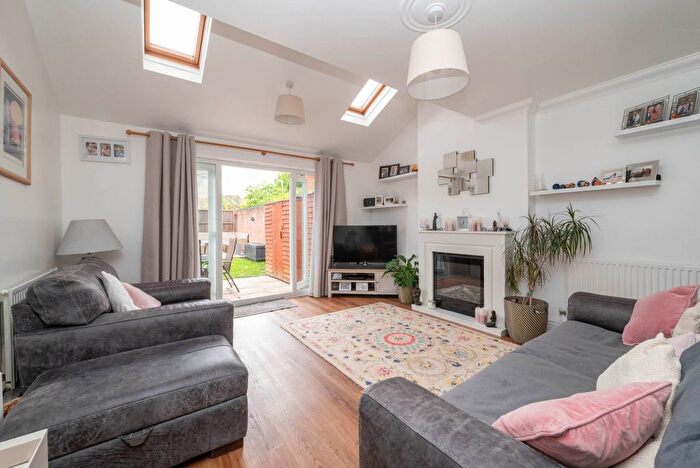 3 Bedroom End Of Terrace House For Sale In Updown Way, Chartham, CT4