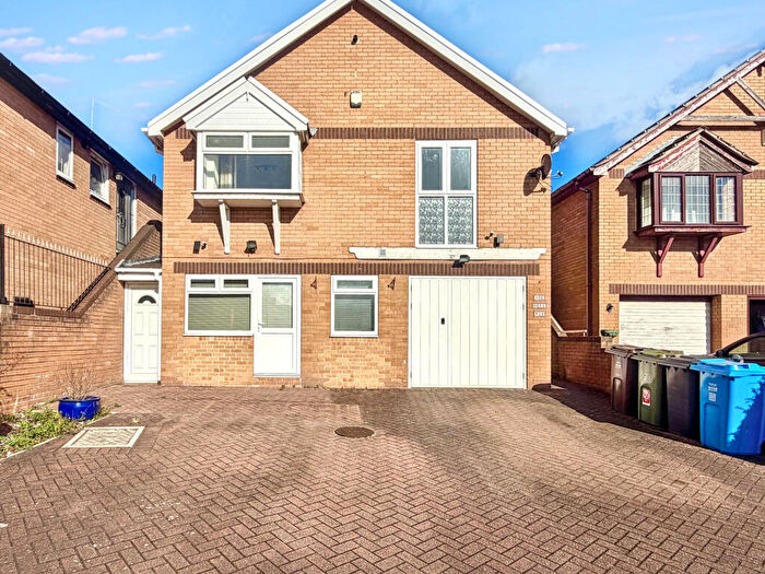 2 Bedroom Detached Bungalow For Sale In Stoneacre Avenue, Sheffield, Sheffield, S12