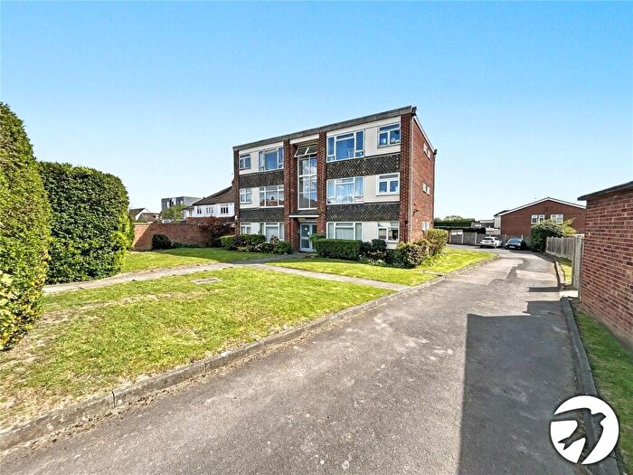 1 Bedroom Flat For Sale In Blackfen Road, Sidcup, Kent, DA15