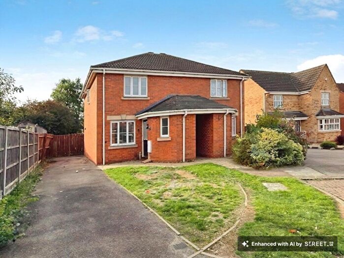 2 Bedroom Semi-Detached House For Sale In Coltsfoot Road, Hamilton, LE5