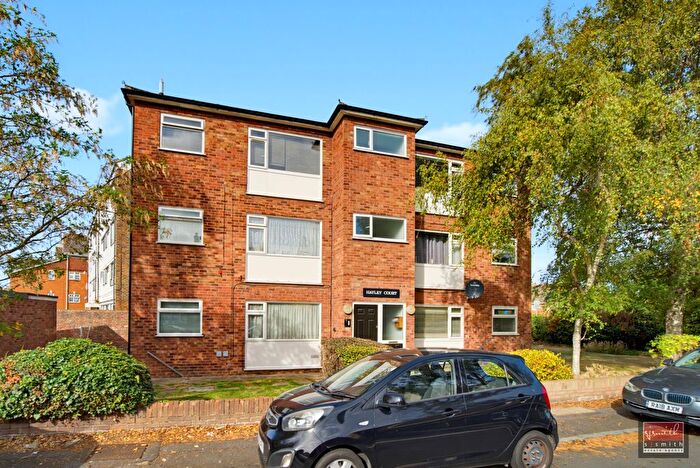 1 Bedroom Flat For Sale In Hayley Court, Lodge Way, Ashford, TW15