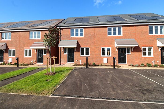 2 Bedroom End Of Terrace House For Sale In Sungold Close, Kenilworth, CV8