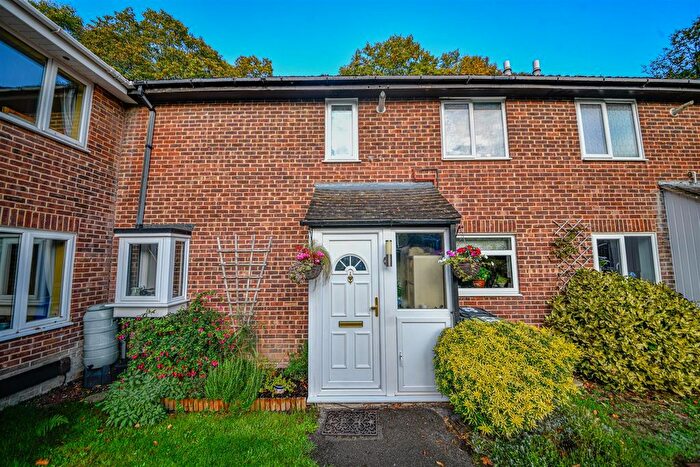 3 Bedroom Semi-Detached House For Sale In Harewood Close, Eastleigh, SO50