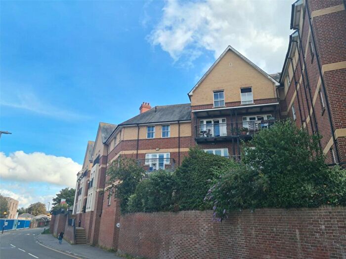 2 Bedroom Apartment For Sale In Barrack Road, Dorchester, Dorset, DT1