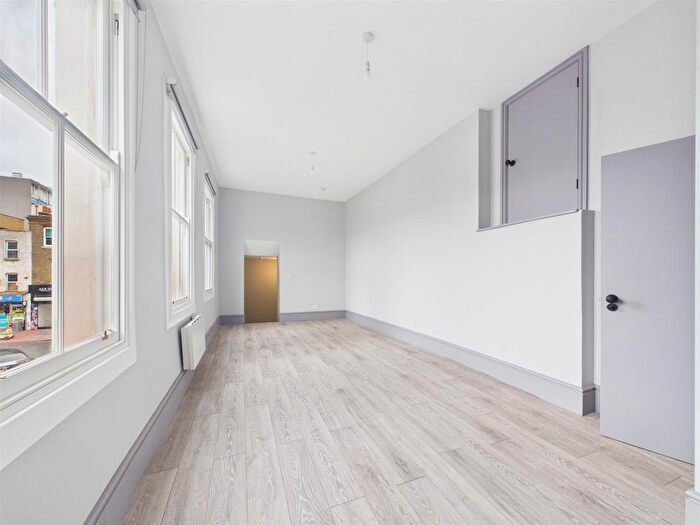 1 Bedroom Flat To Rent In Bethnal Green Road, Shoreditch, London, E2
