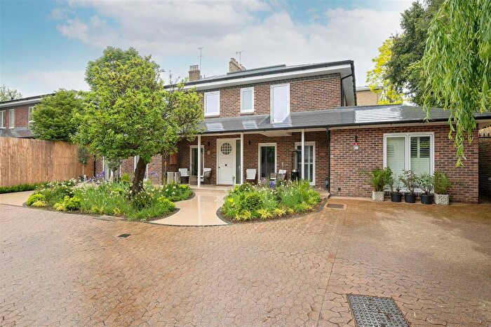 5 Bedroom Detached House For Sale In Hillside Close, St John's Wood, NW8