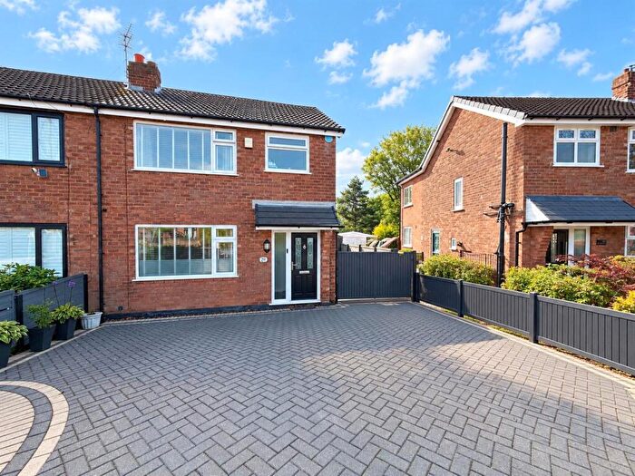 3 Bedroom Semi-Detached House For Sale In Norfolk Crescent, Failsworth, Manchester, M35